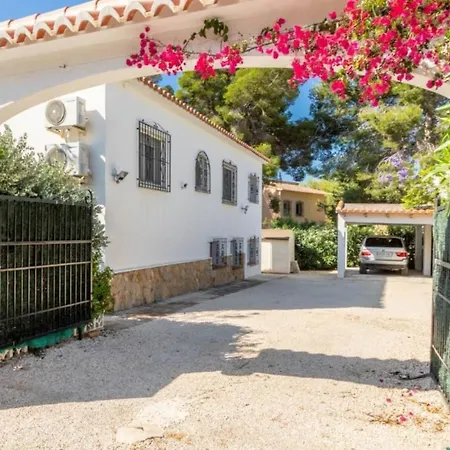 Luxe Carrio Villa