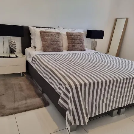 Luxe Carrio Villa